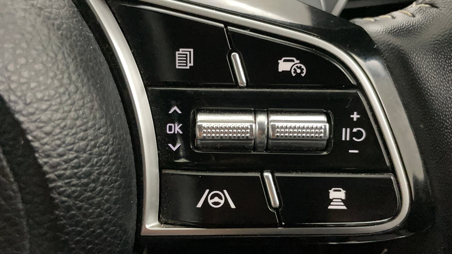 Used 2025 Kia Seltos GTX Plus 1.5 Diesel AT Diesel Automatic top_features Cruise control