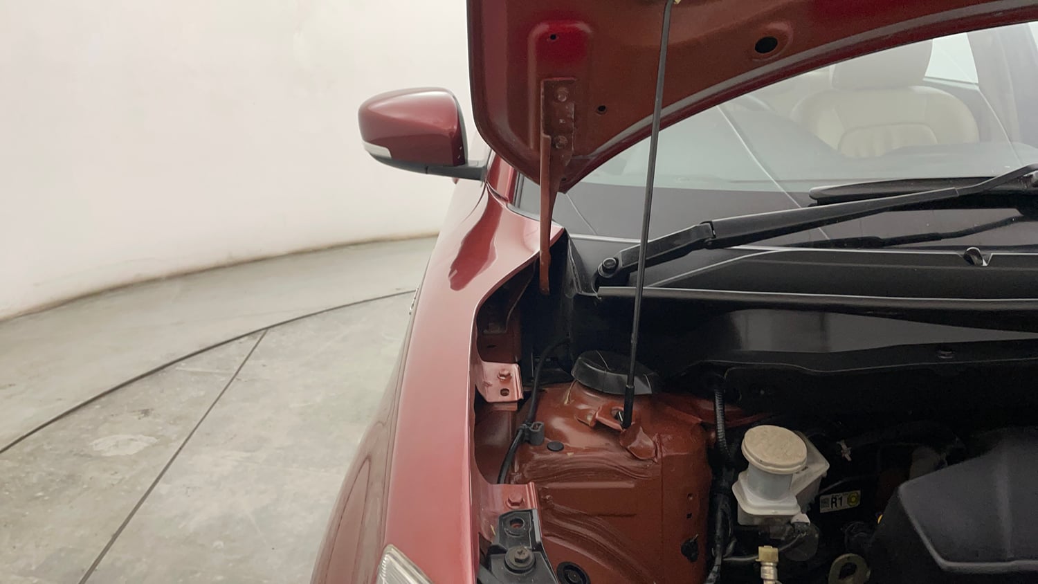 Used 2019 Maruti Suzuki Dzire ZDi Plus AMT Diesel Automatic engine ENGINE RIGHT SIDE HINGE & APRON VIEW