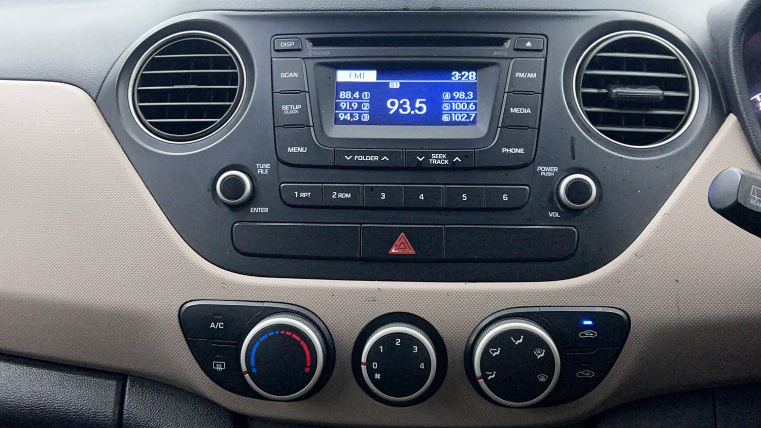 Used 2016 Hyundai Grand i10 Asta 1.2 Kappa VTVT Petrol Manual interior MUSIC SYSTEM & AC CONTROL VIEW