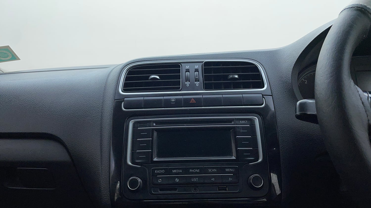 Used 2015 Volkswagen Polo GT TDI Diesel Manual top_features Integrated (in-dash) music system