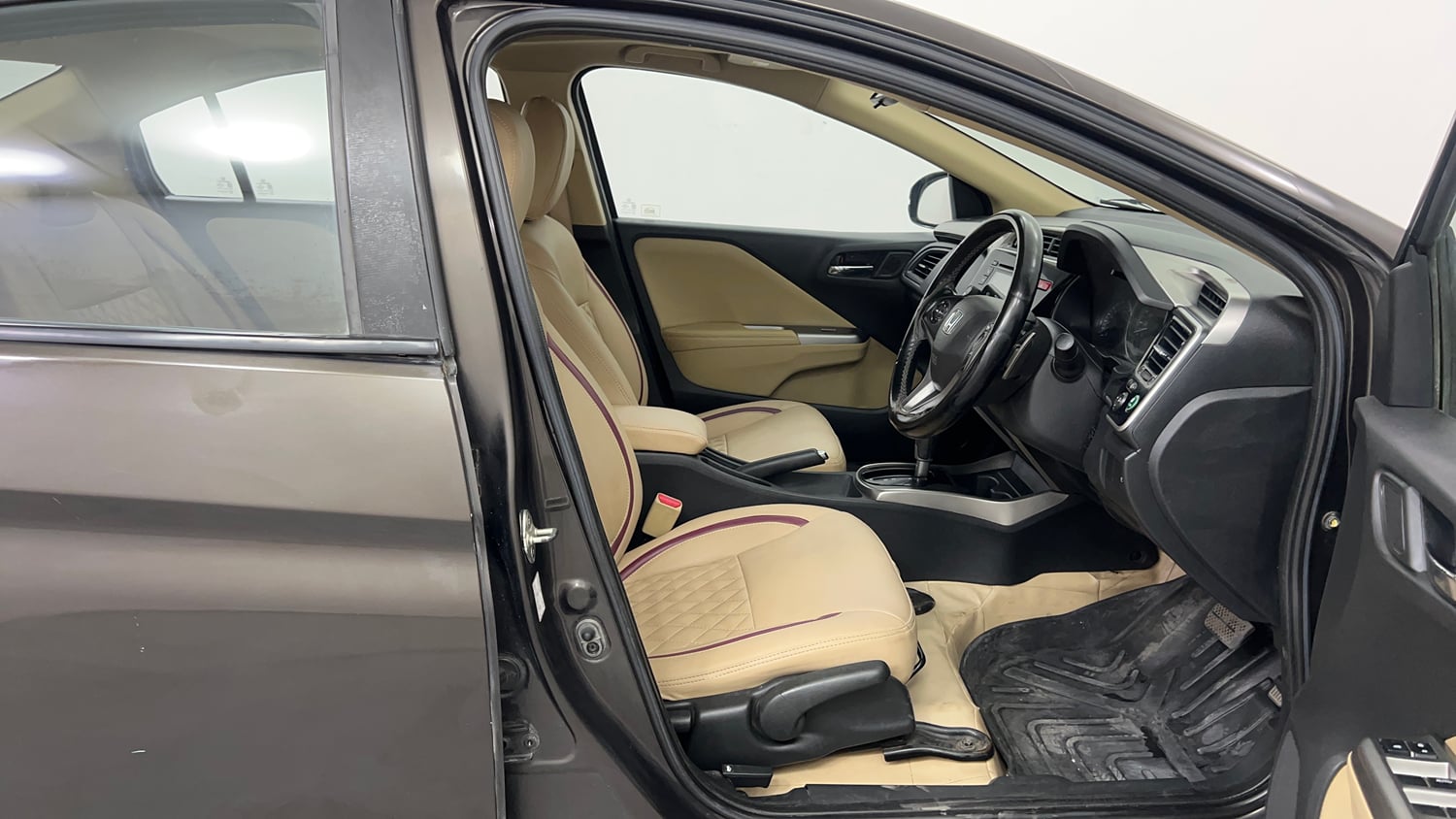 Used 2014 Honda City VX CVT Petrol Automatic interior RIGHT SIDE FRONT DOOR CABIN VIEW