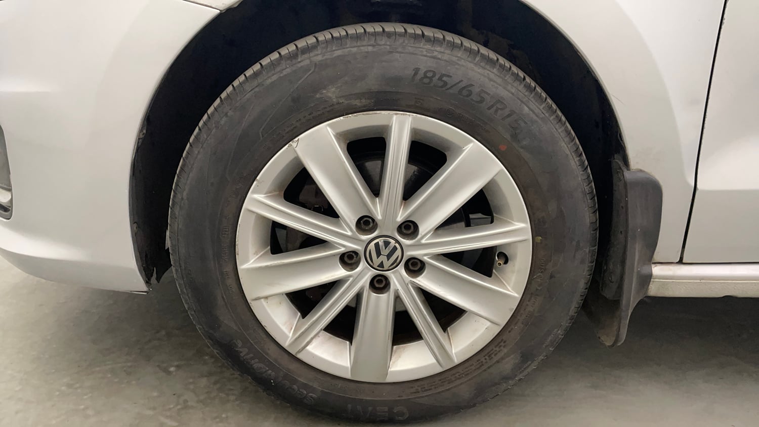 Used 2015 Volkswagen Vento Highline Petrol Petrol Manual tyres LEFT FRONT TYRE RIM VIEW