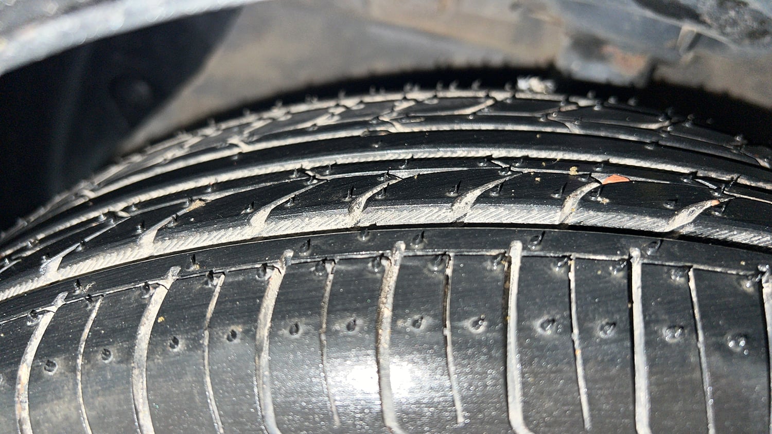 Used 2015 Hyundai Grand i10 Sportz 1.2 Kappa VTVT Petrol Manual tyres LEFT FRONT TYRE TREAD VIEW