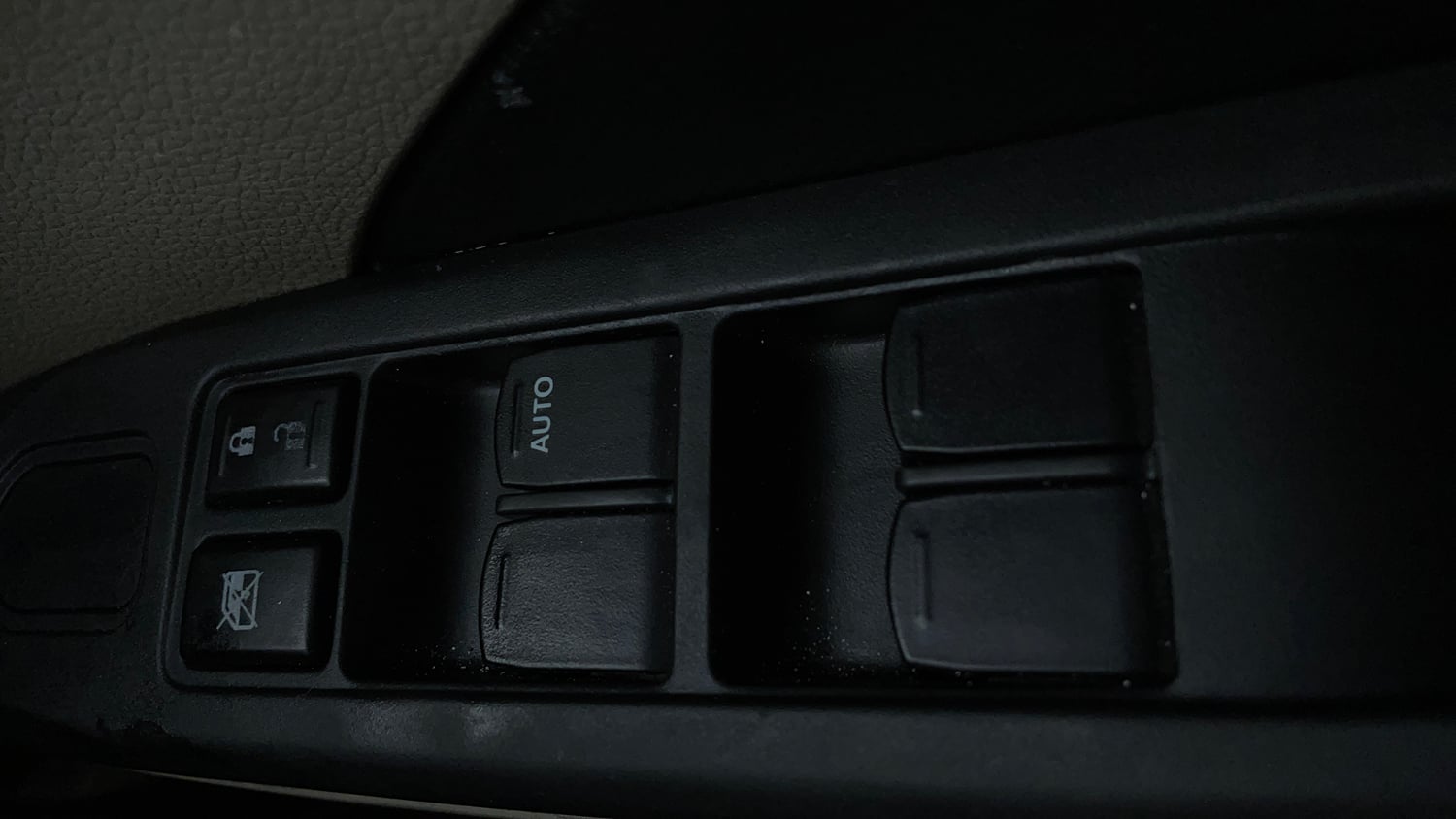 Used 2015 Maruti Suzuki Celerio VXi AMT Petrol Automatic top_features Rear power window