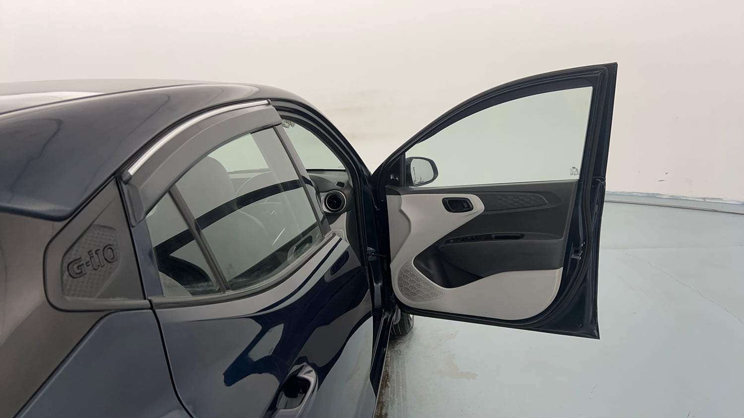 Used 2020 Hyundai Grand i10 Nios Magna 1.2 Kappa VTVT Petrol Manual interior RIGHT FRONT DOOR OPEN VIEW