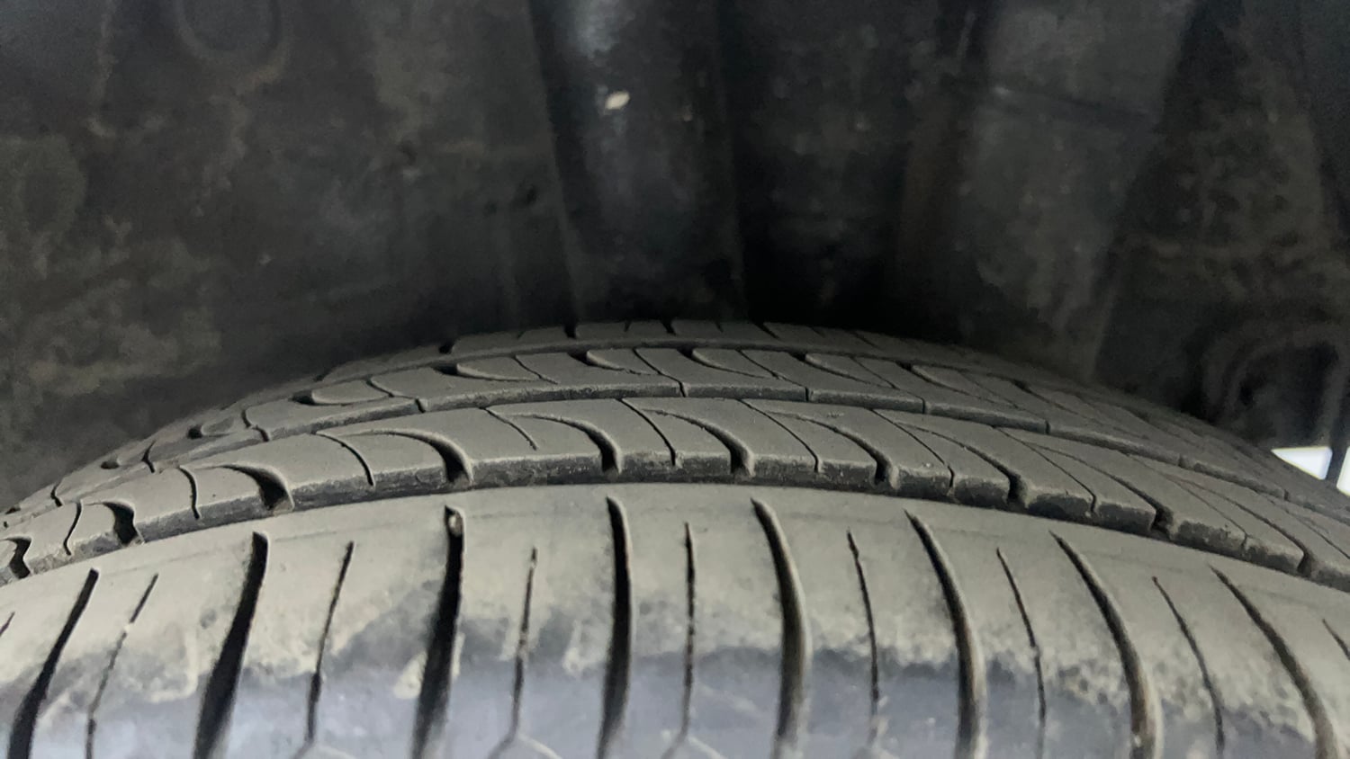 Used 2017 Hyundai Grand i10 Sportz 1.2 Kappa VTVT Petrol Manual tyres LEFT REAR TYRE TREAD VIEW