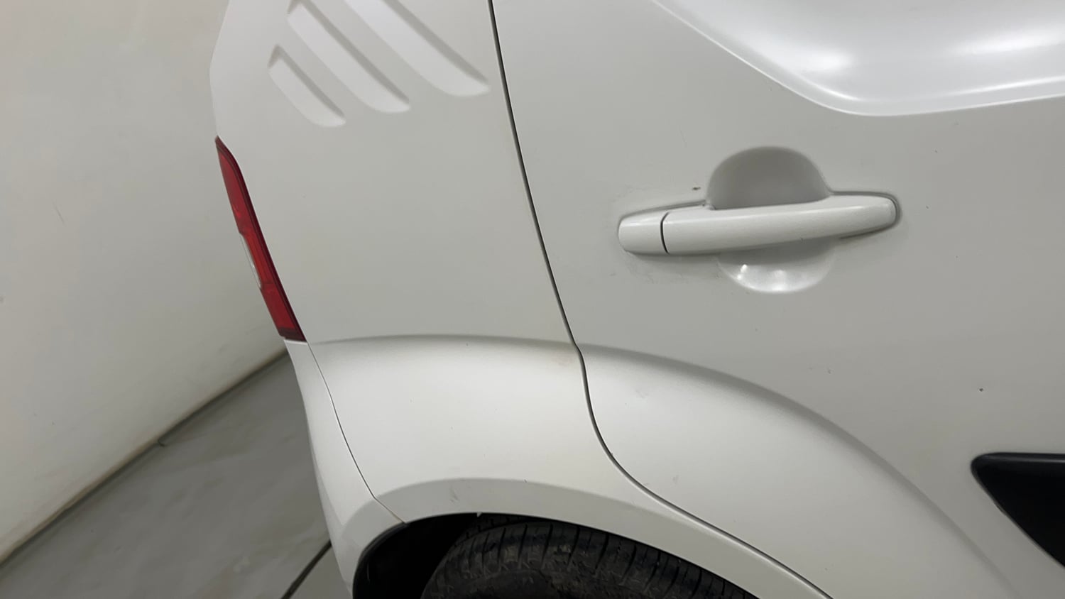 Used 2017 Maruti Suzuki Ignis Delta 1.2 MT Petrol Manual dents MINOR DENT