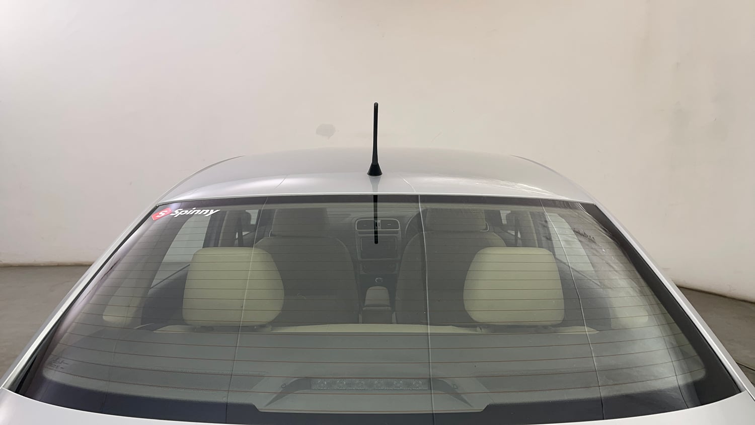 Used 2015 Volkswagen Vento Highline Petrol Petrol Manual exterior BACK WINDSHIELD VIEW