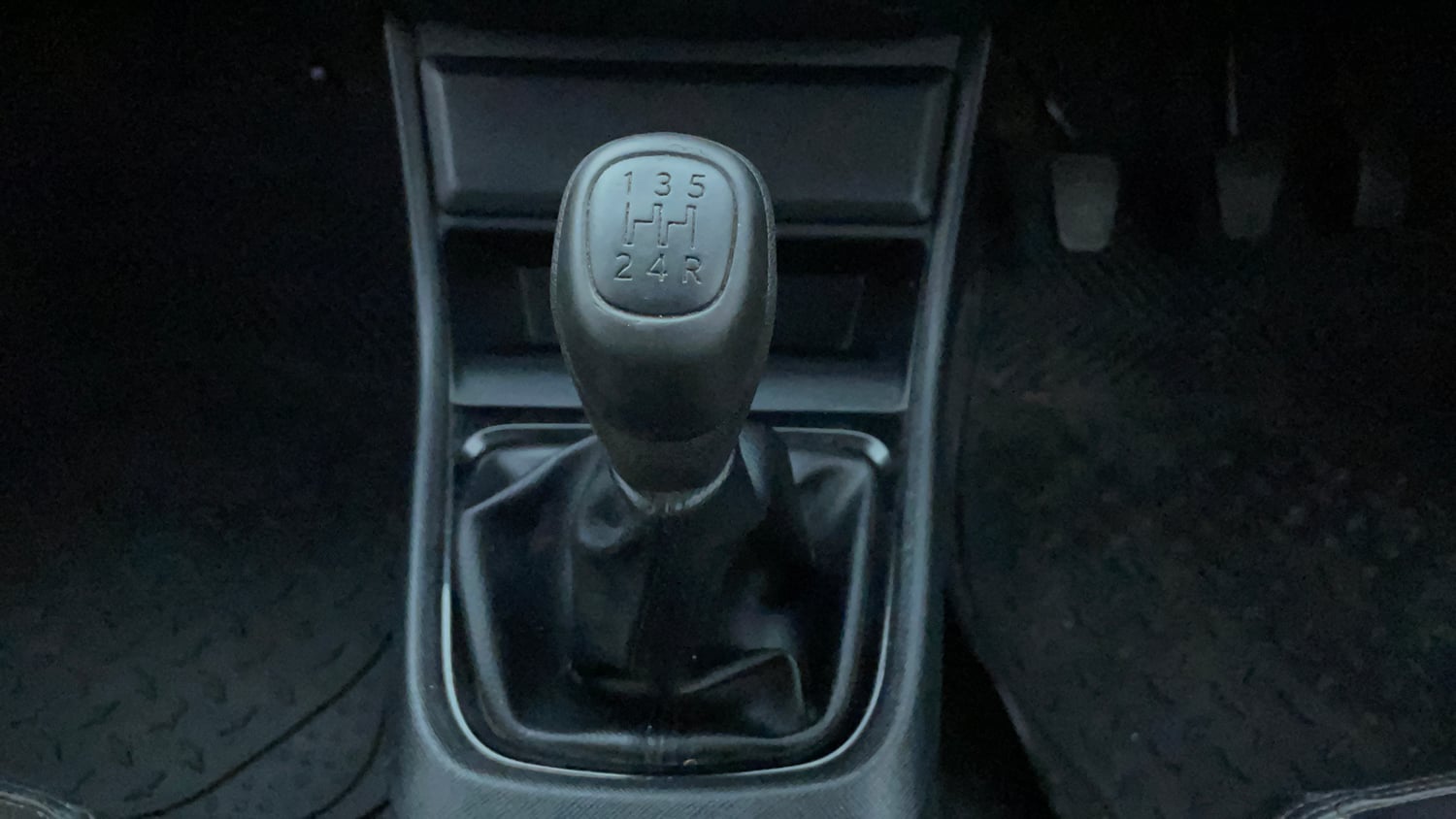 Used 2025 Tata Punch Pure MT Petrol Manual interior GEAR  KNOB VIEW
