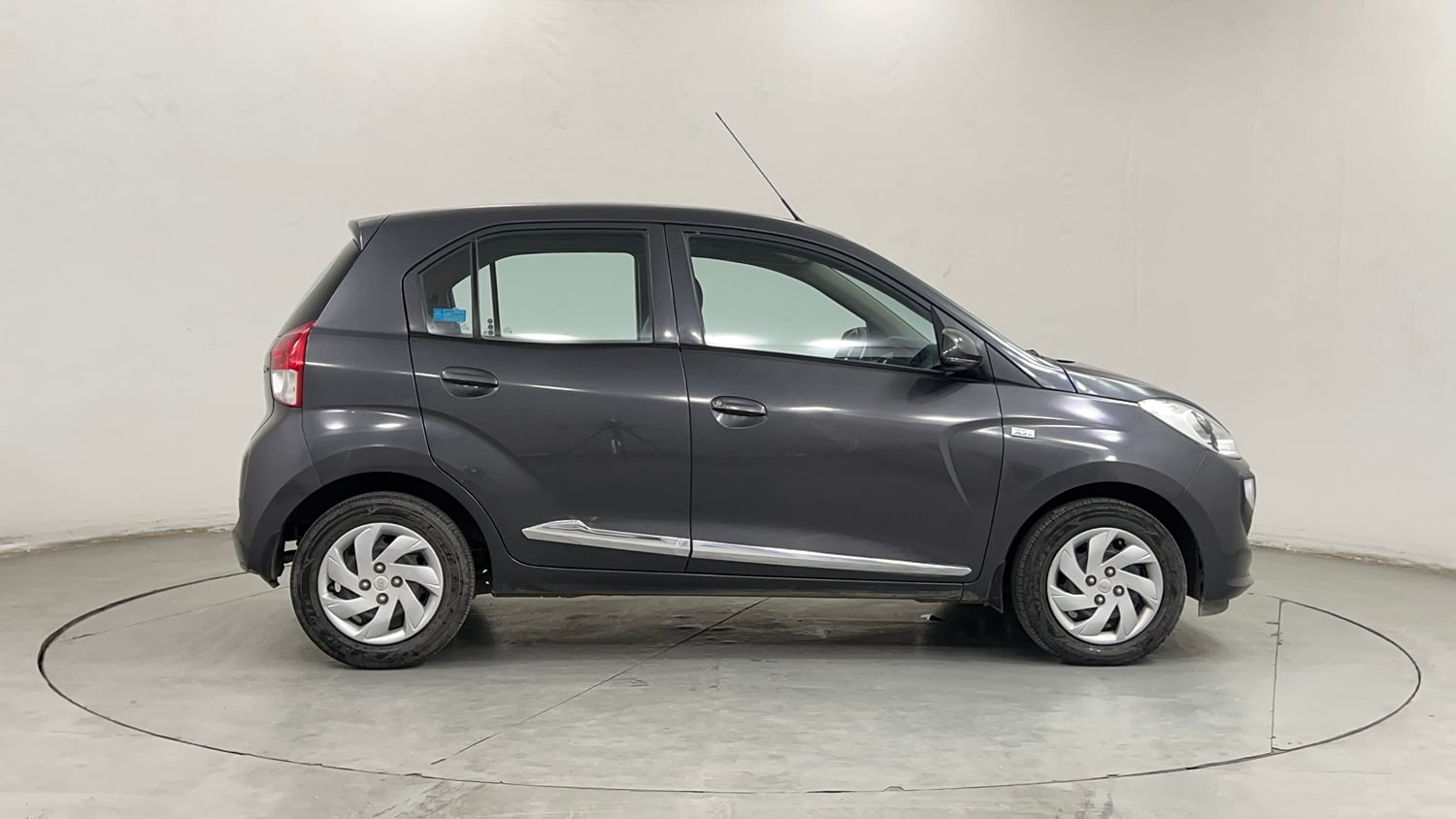 Used 2021 Hyundai Santro Sportz AMT Petrol Automatic exterior RIGHT SIDE VIEW