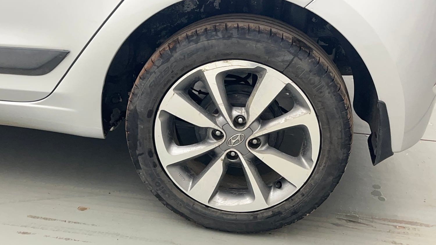 Used 2017 Hyundai Elite i20 Asta 1.2 (O) Petrol Manual tyres LEFT REAR TYRE RIM VIEW