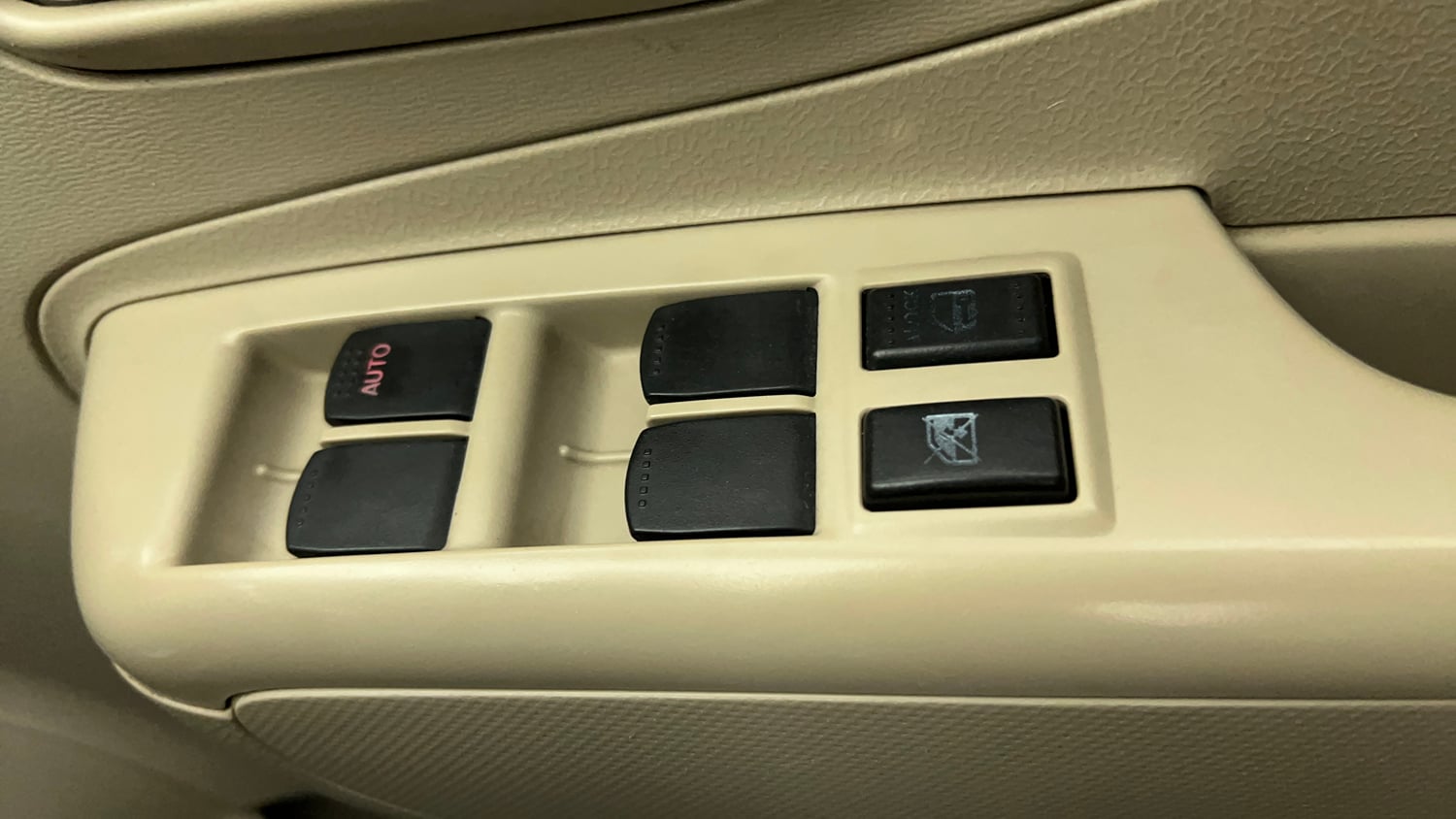 Used 2012 Maruti Suzuki A-Star Vxi Petrol Manual top_features Power windows