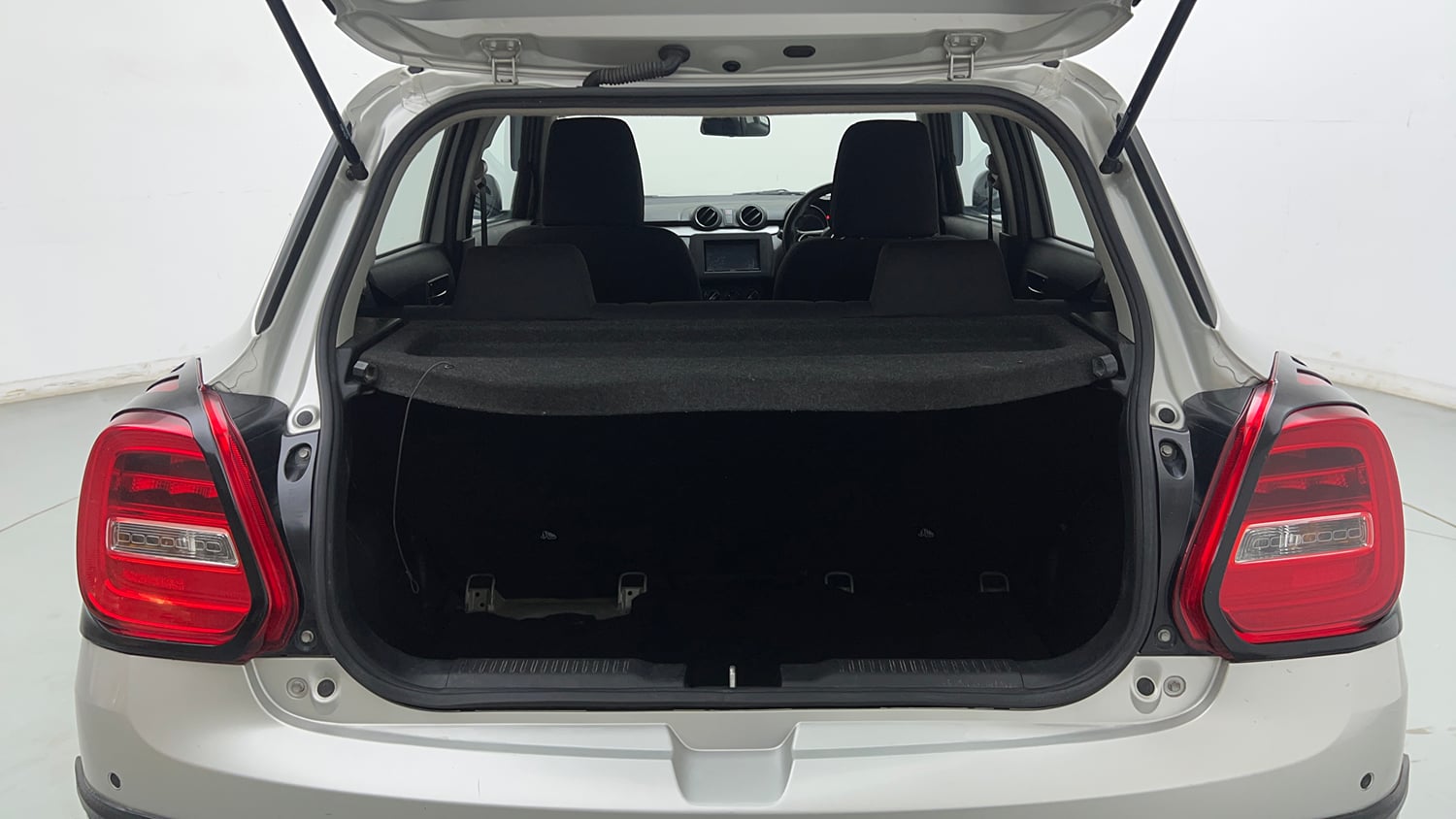 Used 2021 Maruti Suzuki Swift VXi Petrol Manual interior DICKY INSIDE VIEW