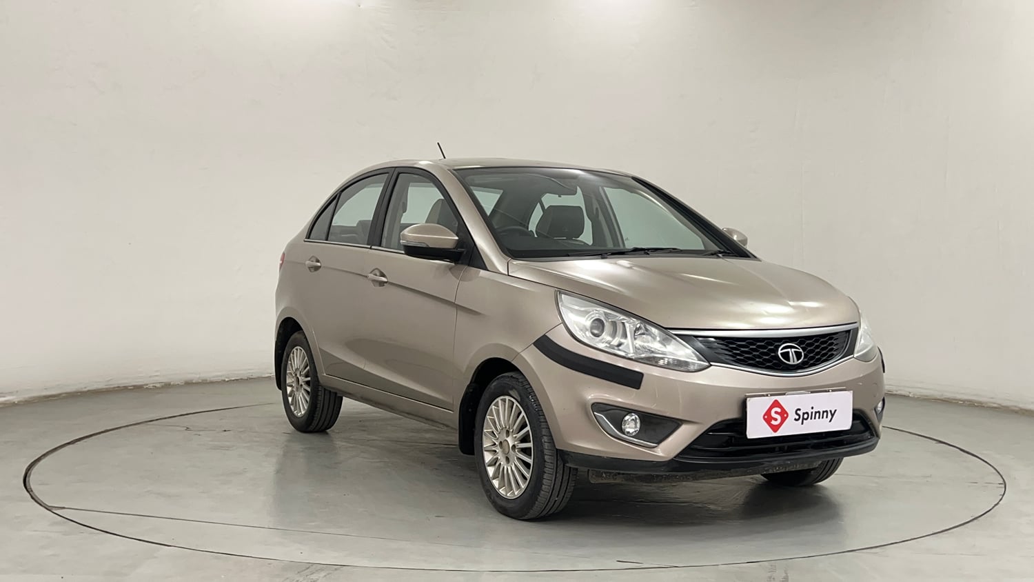 Used 2014 Tata Zest XMS Petrol Petrol Manual exterior RIGHT FRONT CORNER VIEW