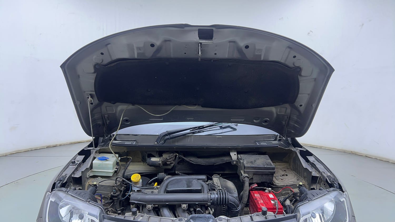 Used 2018 Renault Kwid CLIMBER 1.0 Petrol Manual engine ENGINE & BONNET OPEN FRONT VIEW