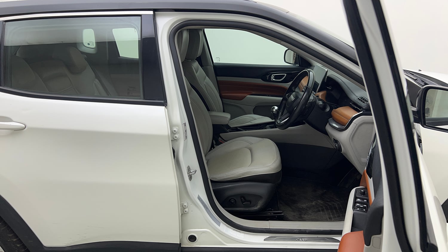 Used 2022 Jeep Compass Limited (O) 2.0 Diesel Diesel Manual interior RIGHT SIDE FRONT DOOR CABIN VIEW