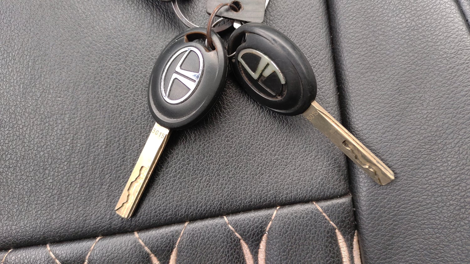 Used 2023 Tata Punch Pure MT Petrol Manual extra CAR KEY VIEW