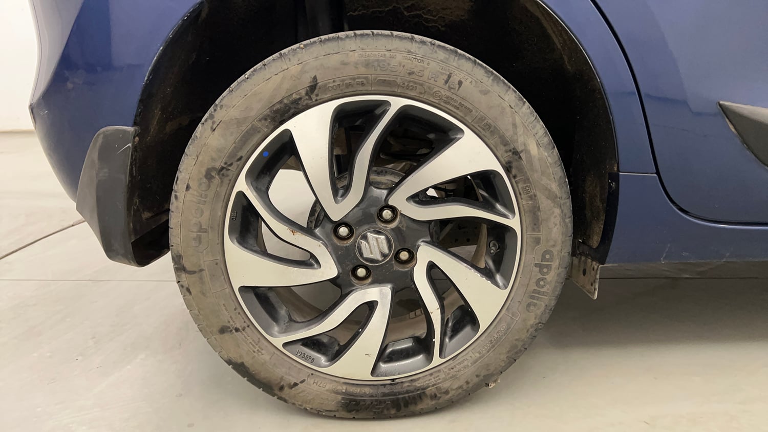 Used 2021 Maruti Suzuki Baleno Zeta Petrol Manual tyres RIGHT REAR TYRE RIM VIEW