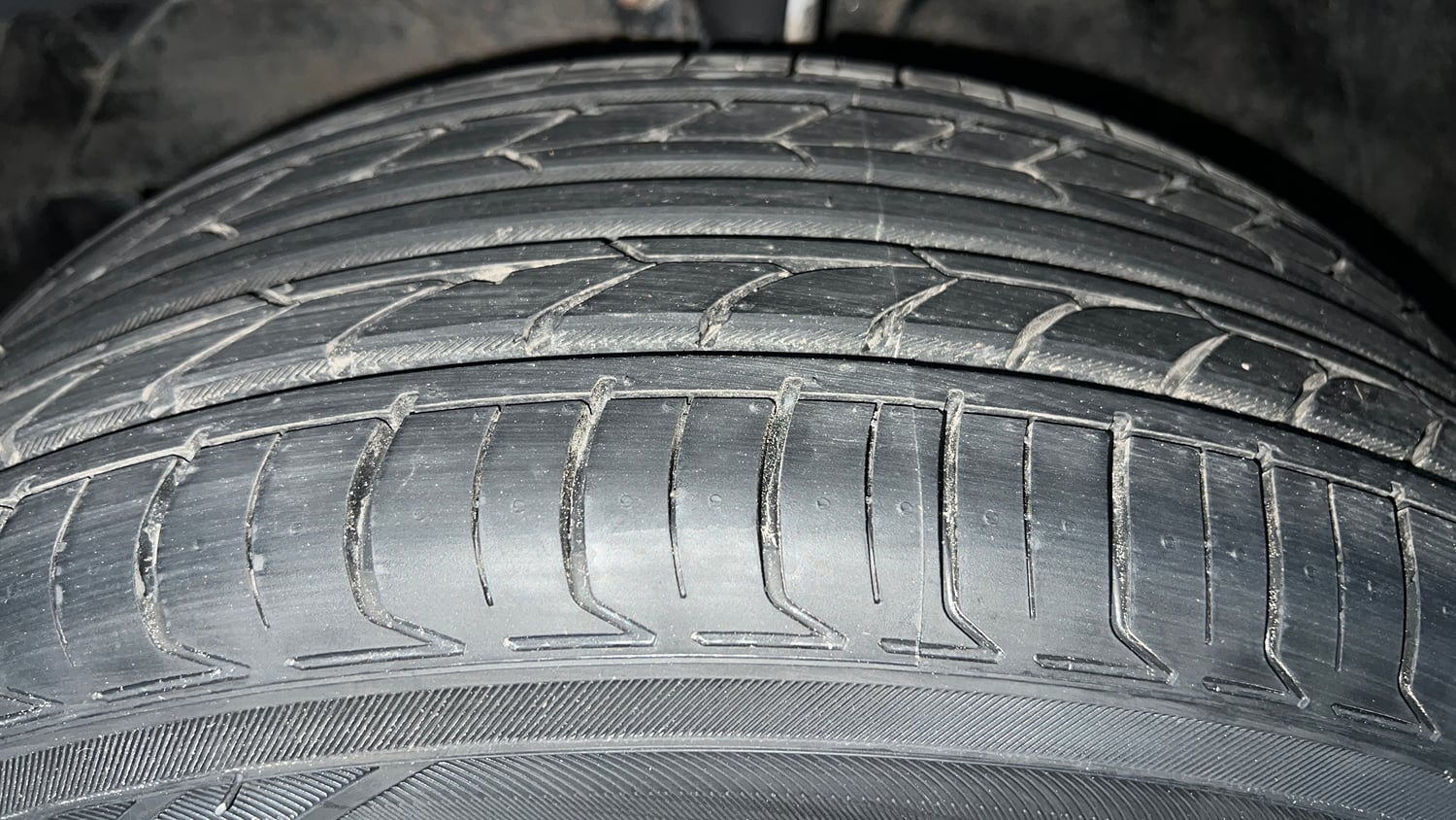 Used 2023 Maruti Suzuki Fronx Delta Plus 1.2L MT Petrol Manual tyres LEFT FRONT TYRE TREAD VIEW