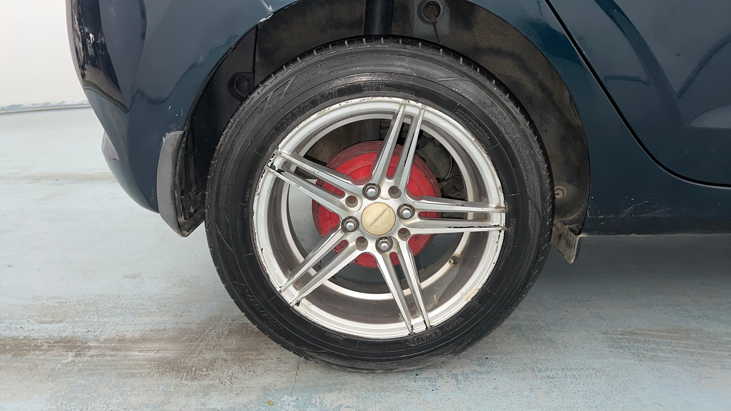 Used 2020 Hyundai Grand i10 Nios Magna 1.2 Kappa VTVT Petrol Manual tyres RIGHT REAR TYRE RIM VIEW
