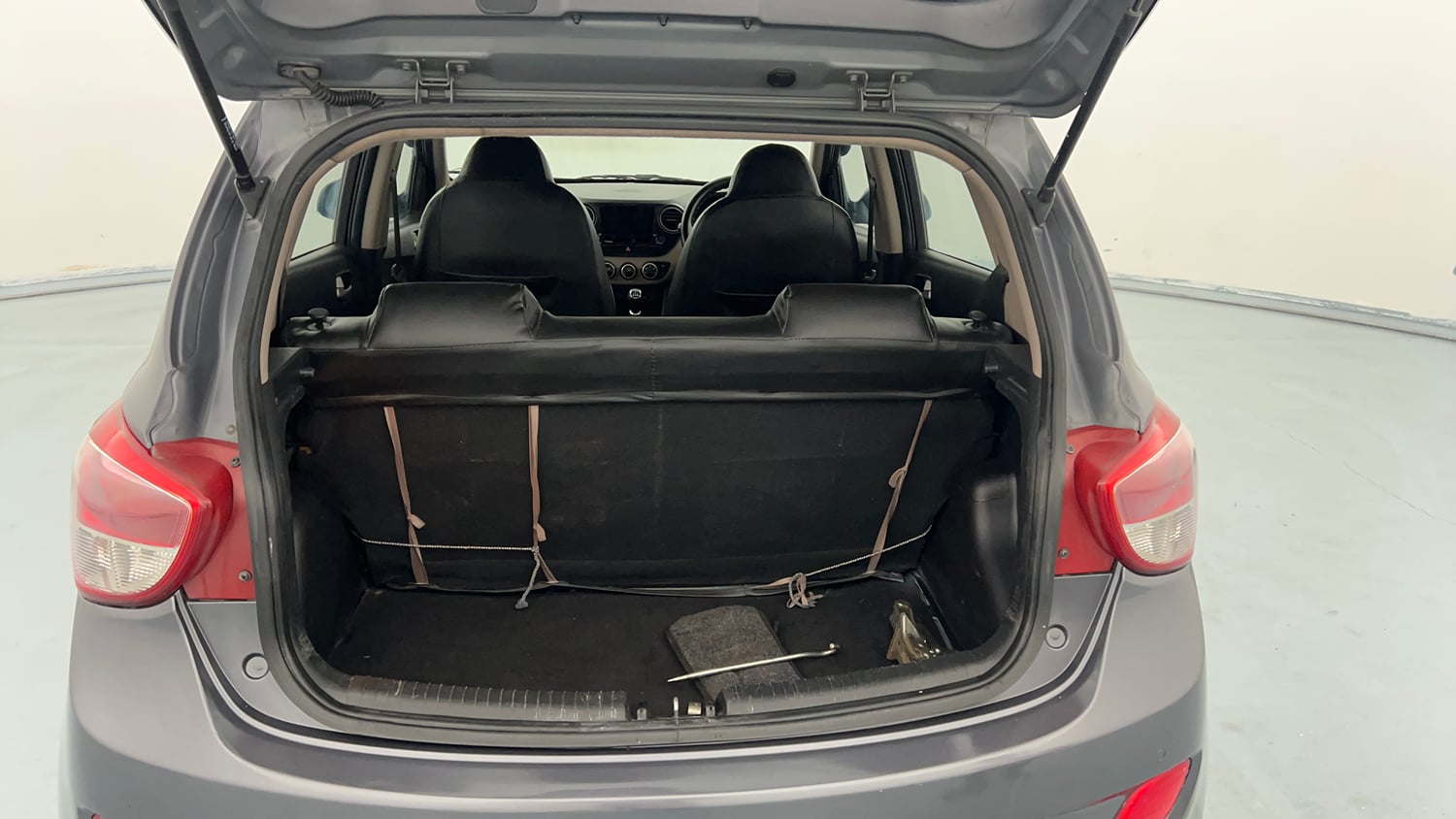Used 2015 Hyundai Grand i10 Sportz 1.2 Kappa VTVT Petrol Manual interior DICKY INSIDE VIEW