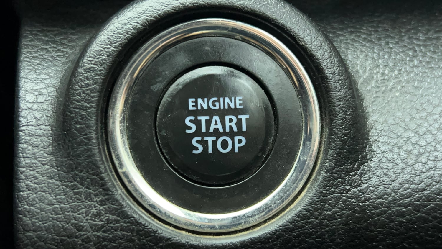 Used 2019 Maruti Suzuki XL6 Alpha AT Petrol Petrol Automatic top_features Keyless start