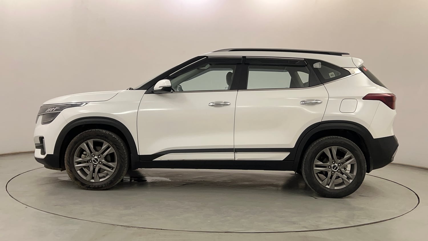 Used 2022 kia Seltos HTX 1.5 IVT Petrol Automatic exterior LEFT SIDE VIEW