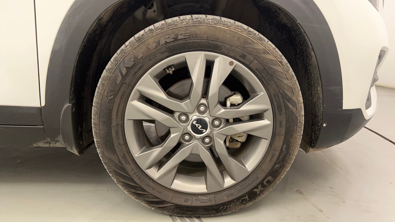 Used 2022 kia Seltos HTX 1.5 IVT Petrol Automatic tyres RIGHT FRONT TYRE RIM VIEW