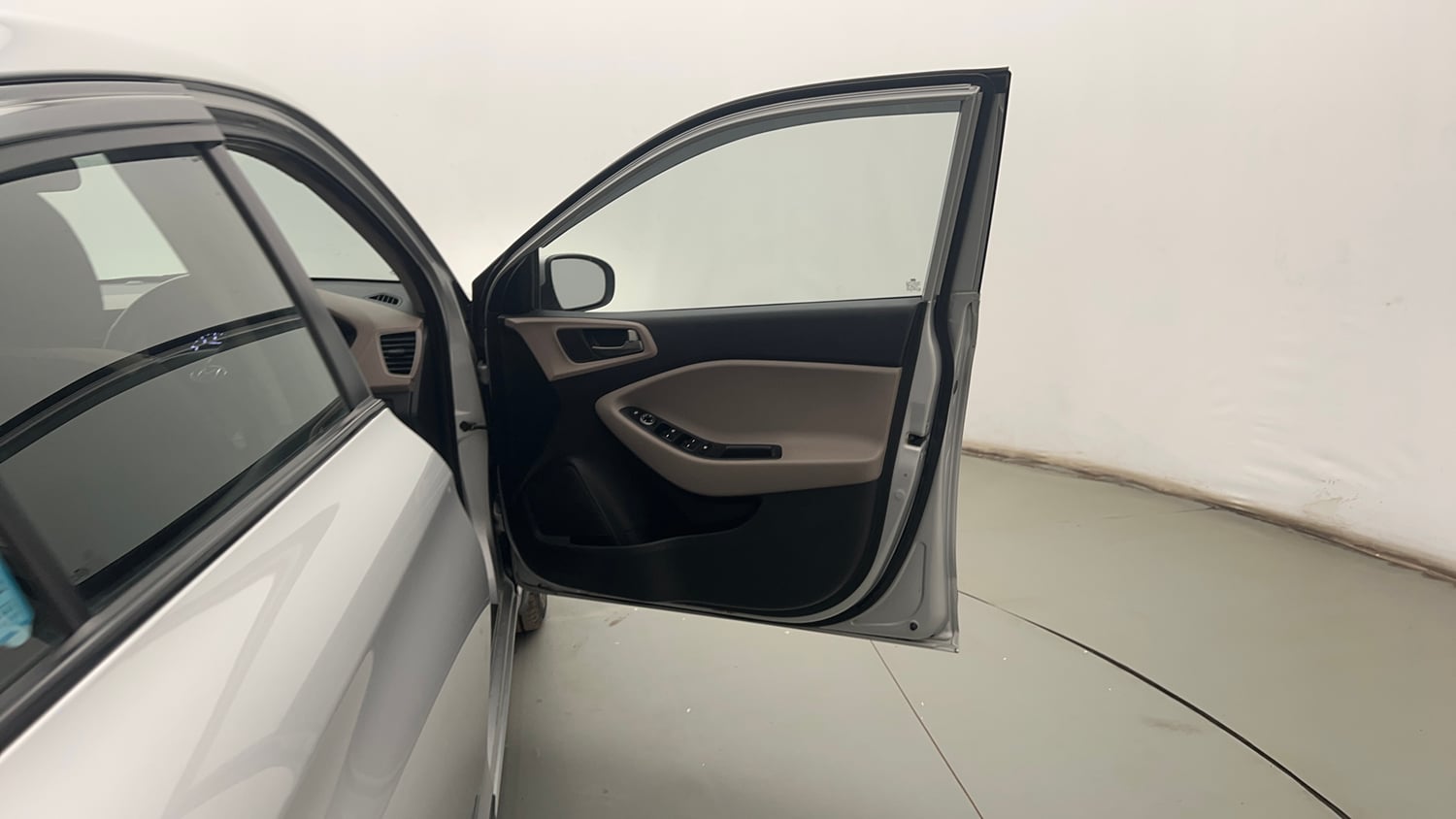 Used 2017 Hyundai Elite i20 Asta 1.2 (O) Petrol Manual interior RIGHT FRONT DOOR OPEN VIEW