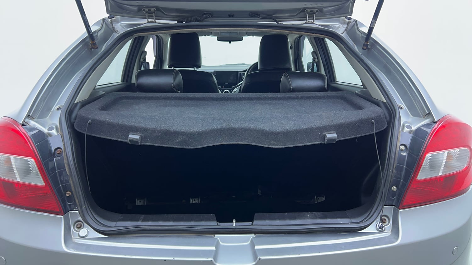 Used 2018 Maruti Suzuki Baleno Delta 1.2 AT Petrol Automatic interior DICKY INSIDE VIEW