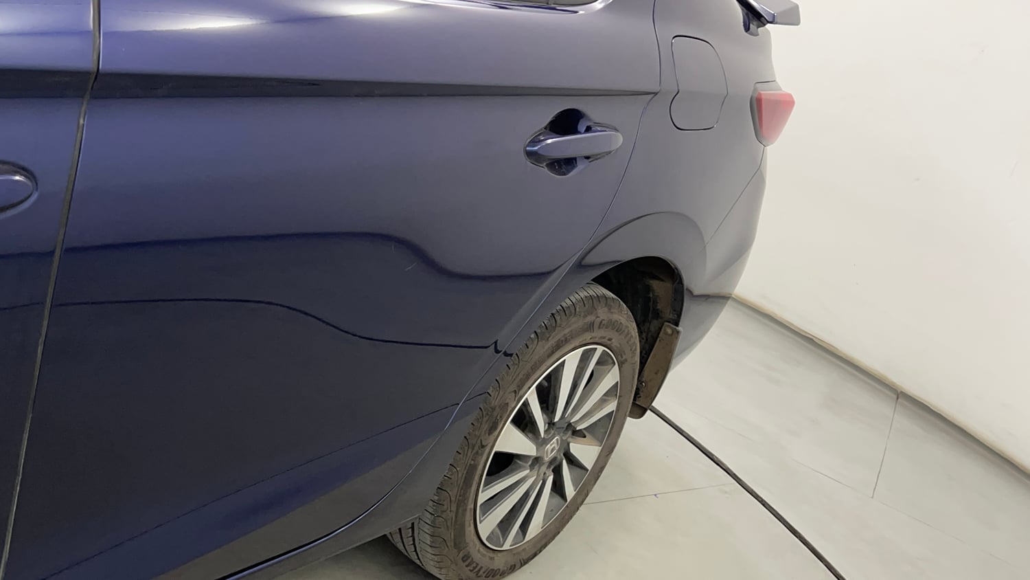 Used 2024 Honda City V Petrol CVT Petrol Automatic dents MINOR SCRATCH
