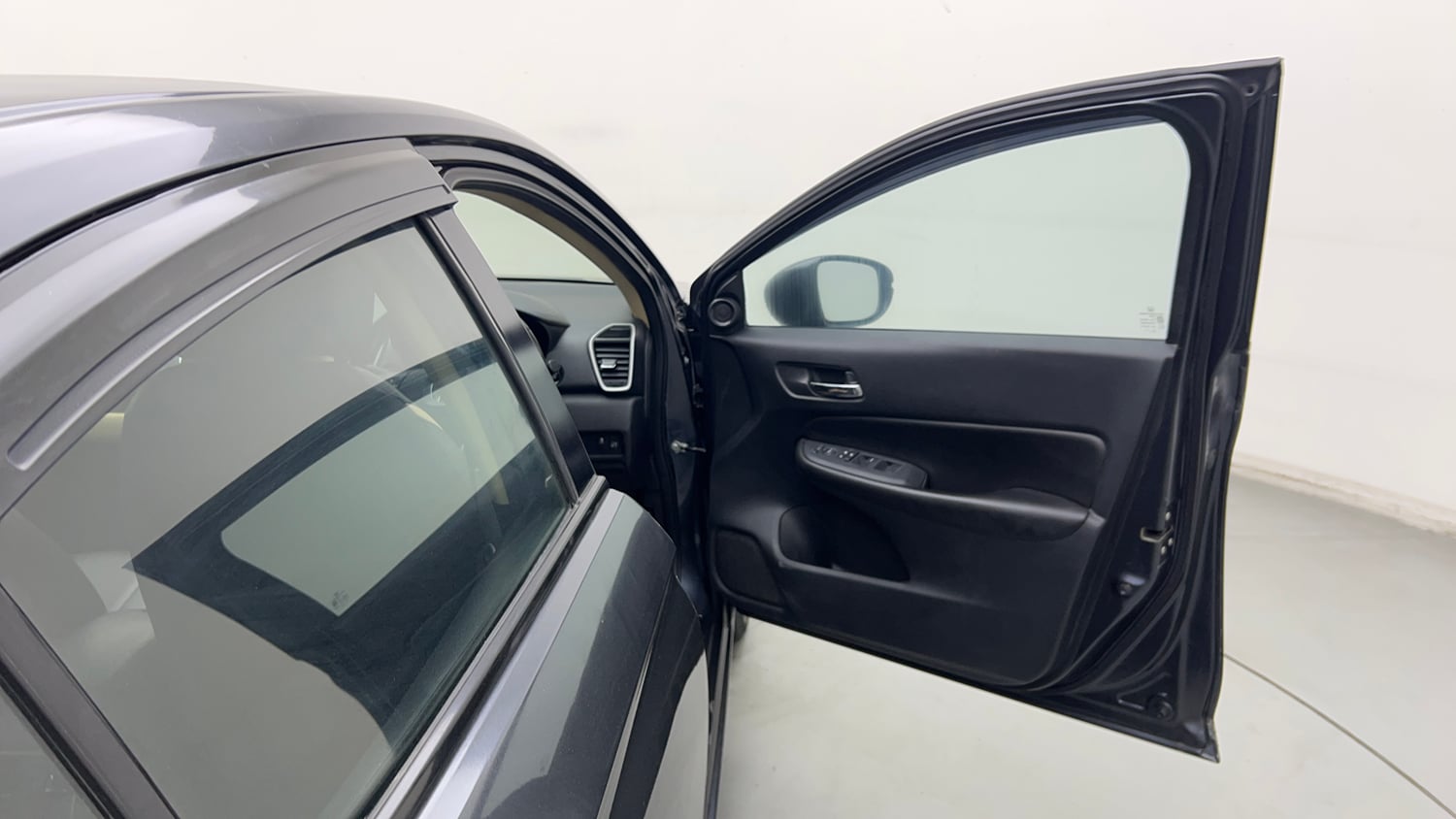 Used 2022 Honda City VX CVT Petrol Petrol Automatic interior RIGHT FRONT DOOR OPEN VIEW