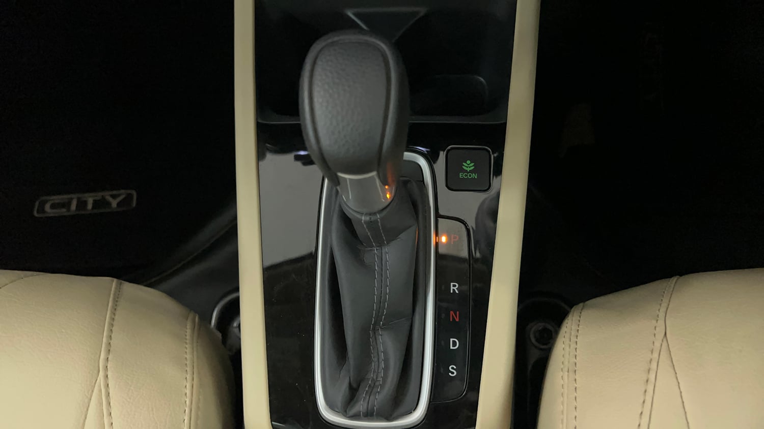 Used 2024 Honda City V Petrol CVT Petrol Automatic interior GEAR  KNOB VIEW