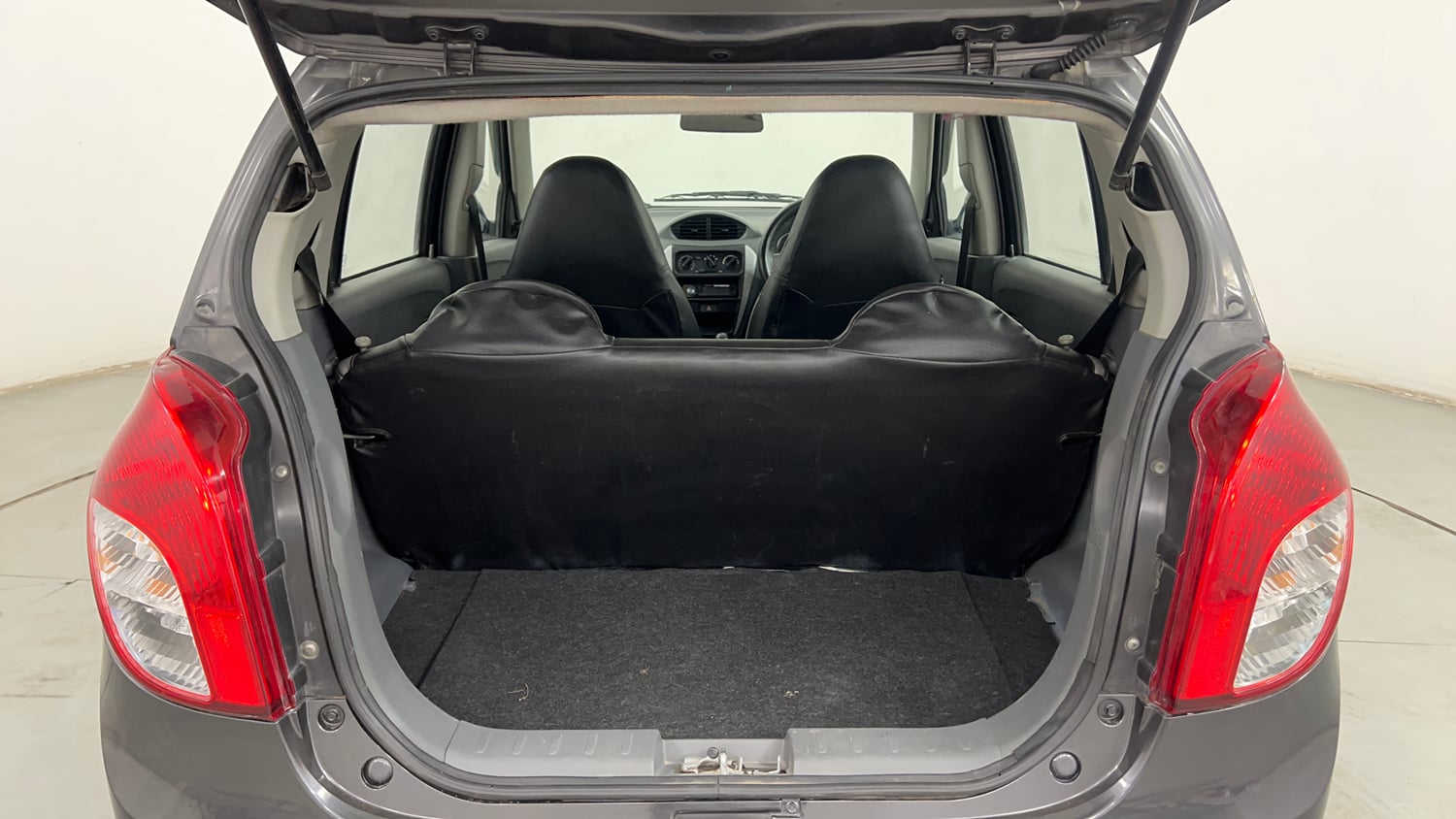Used 2014 Maruti Suzuki Alto 800 Lxi Petrol Manual interior DICKY INSIDE VIEW
