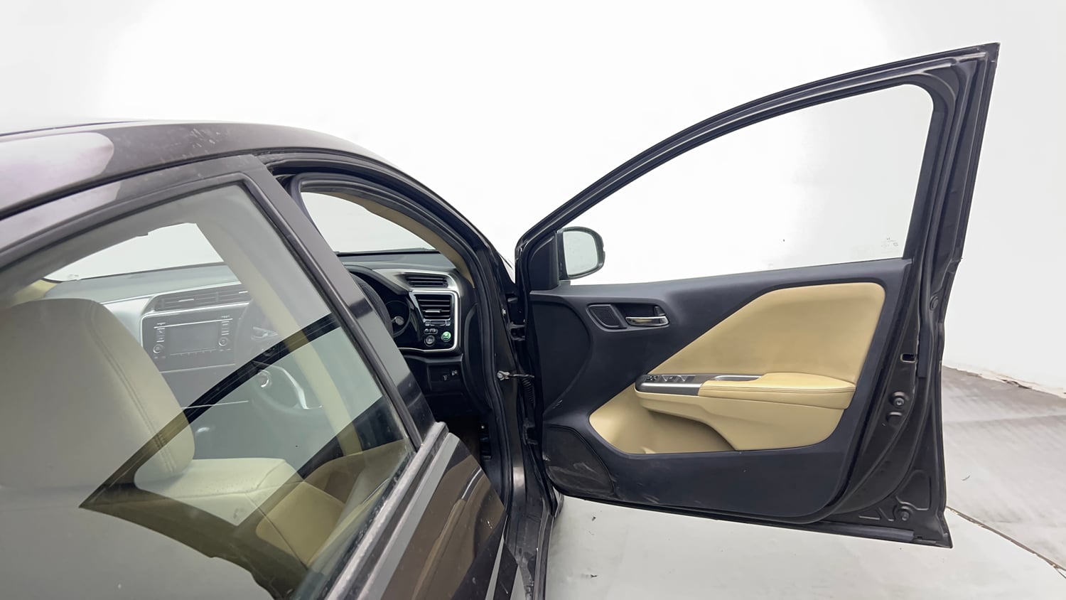 Used 2015 Honda City VX CVT Petrol Automatic interior RIGHT FRONT DOOR OPEN VIEW