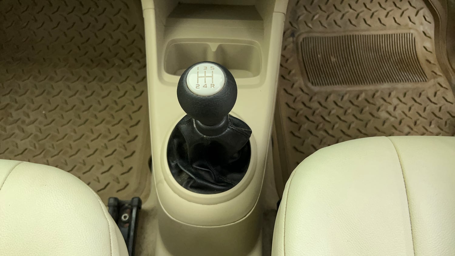 Used 2012 Maruti Suzuki A-Star Vxi Petrol Manual interior GEAR  KNOB VIEW