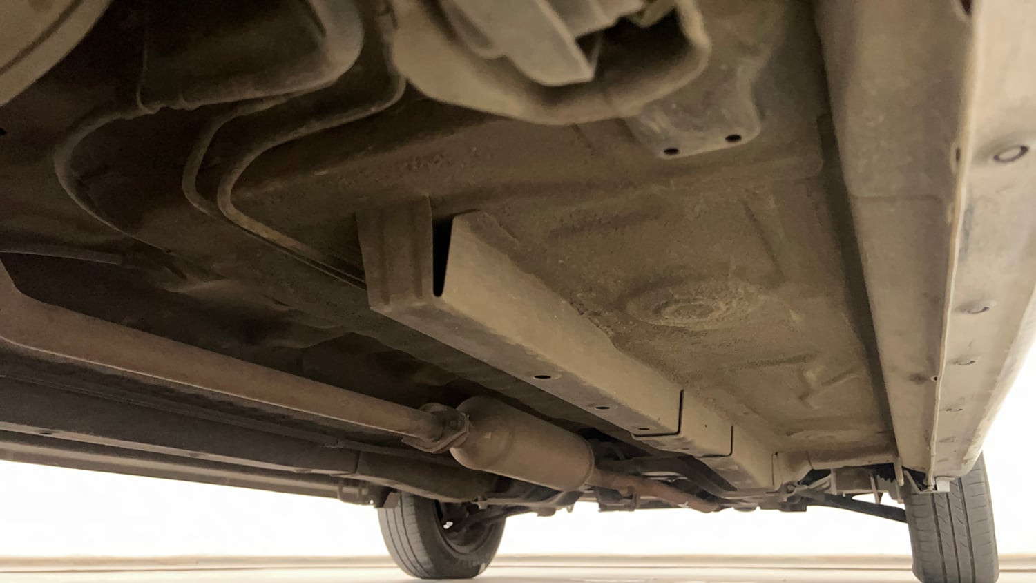 Used 2014 Maruti Suzuki Wagon R VXI Petrol Manual extra REAR RIGHT UNDERBODY VIEW