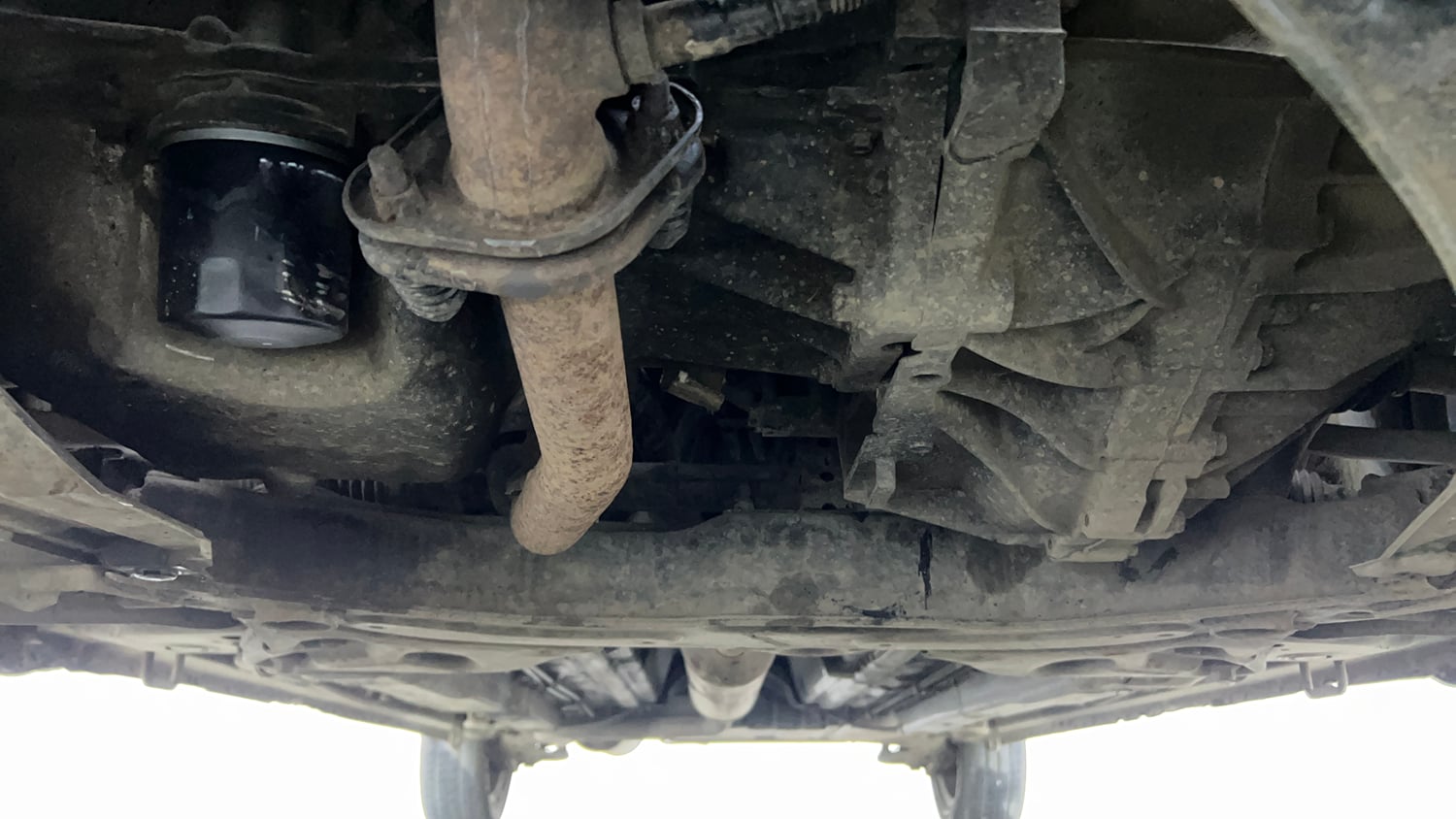 Used 2013 Maruti Suzuki Ertiga Vxi Petrol Manual extra FRONT LEFT UNDERBODY VIEW