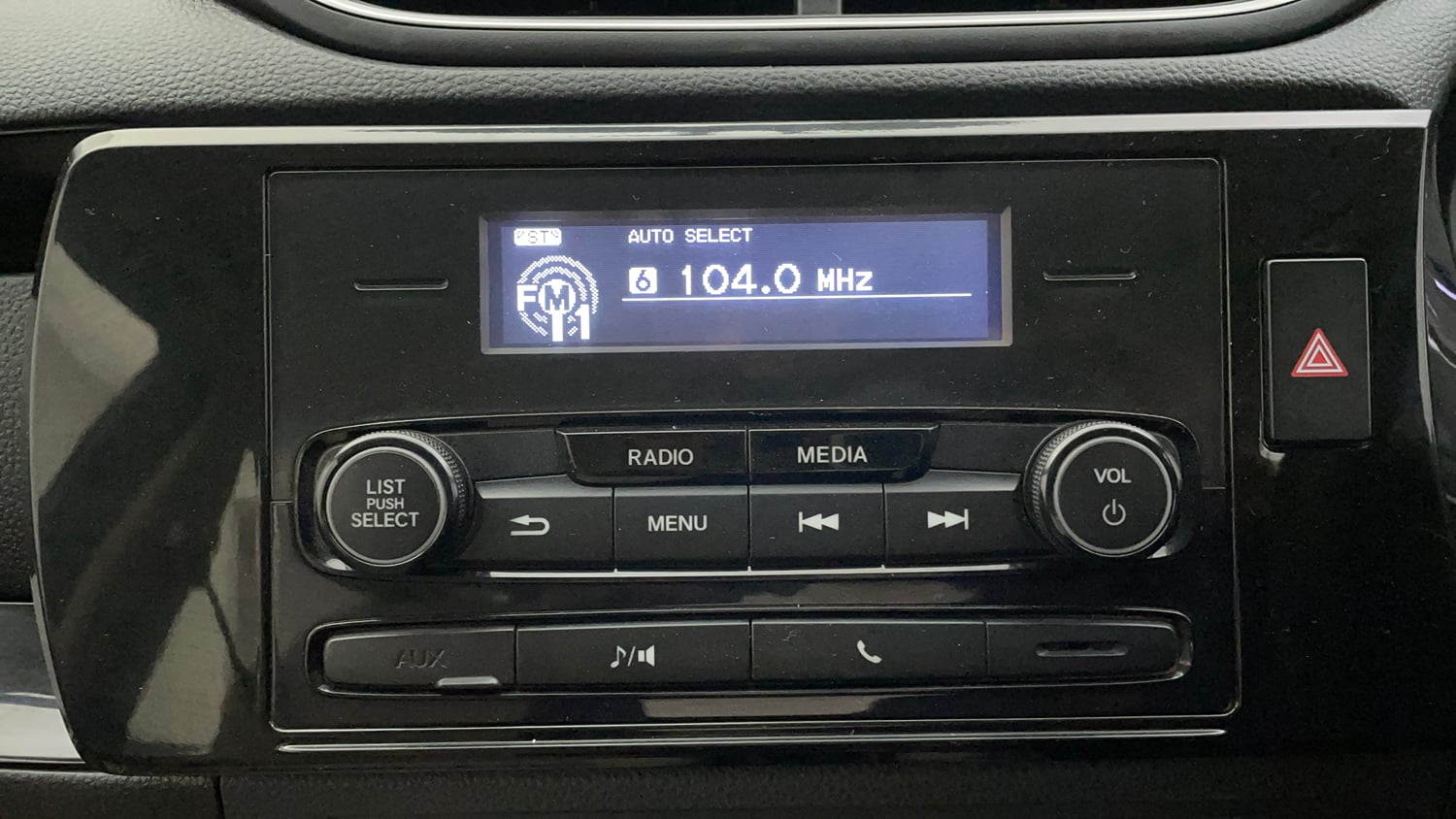 Used 2019 Honda Amaze 1.2 V CVT Petrol Petrol Automatic top_features Integrated (in-dash) music system