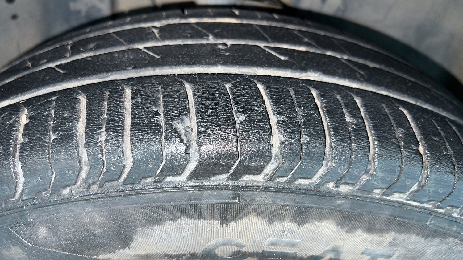 Used 2022 Tata Punch Pure MT Petrol Manual tyres RIGHT FRONT TYRE TREAD VIEW