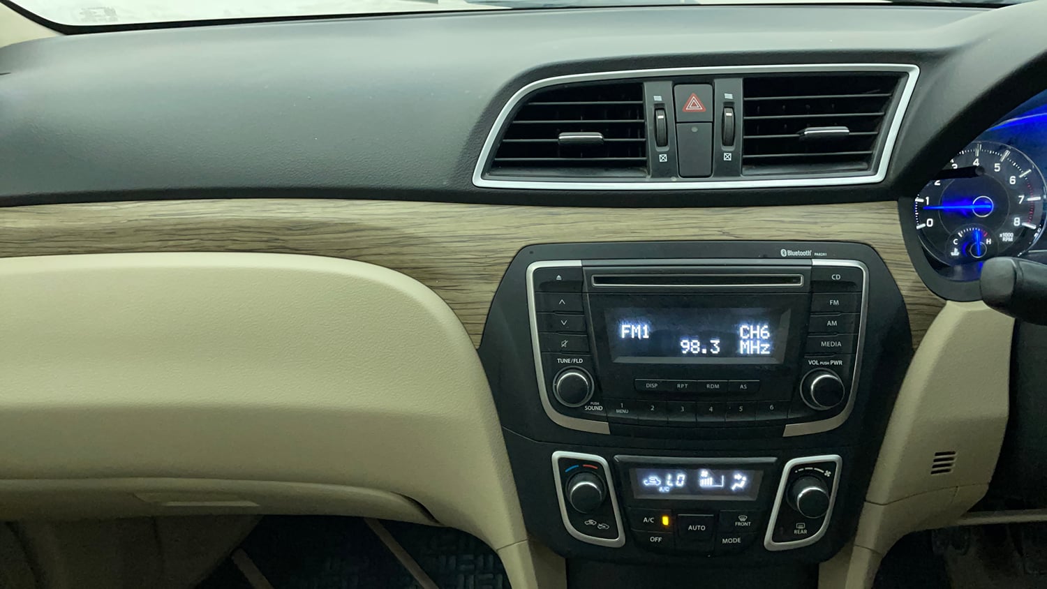 Used 2022 Maruti Suzuki Ciaz Delta 1.5 Petrol Manual interior MUSIC SYSTEM & AC CONTROL VIEW