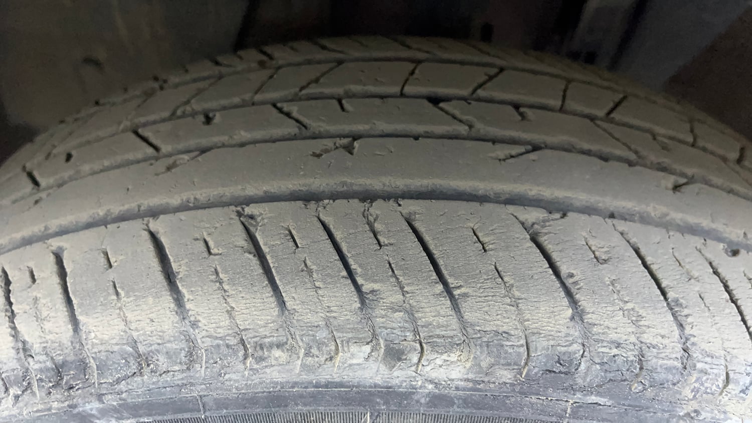 Used 2022 Renault Kiger RXZ Turbo CVT Petrol Automatic tyres LEFT FRONT TYRE TREAD VIEW