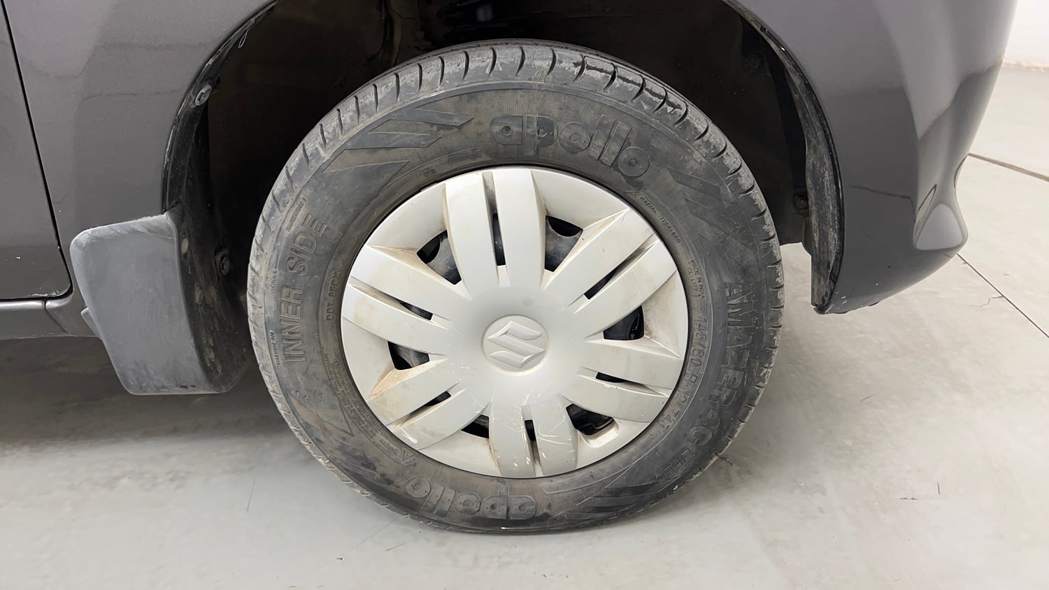 Used 2014 Maruti Suzuki Alto 800 Lxi Petrol Manual tyres RIGHT FRONT TYRE RIM VIEW