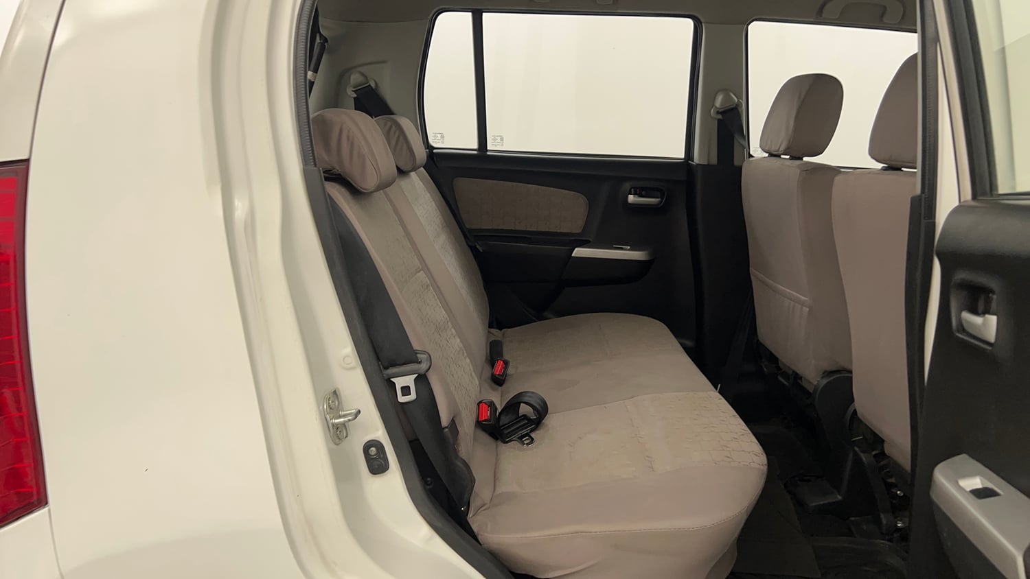 Used 2014 Maruti Suzuki Wagon R VXI Petrol Manual interior RIGHT SIDE REAR DOOR CABIN VIEW