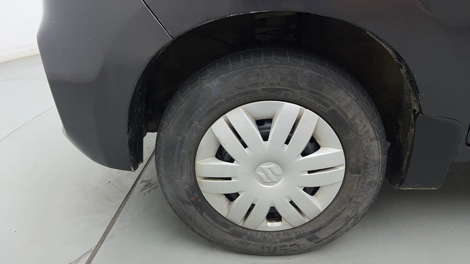 Used 2021 Maruti Suzuki Alto 800 VXi Petrol Manual tyres LEFT FRONT TYRE RIM VIEW