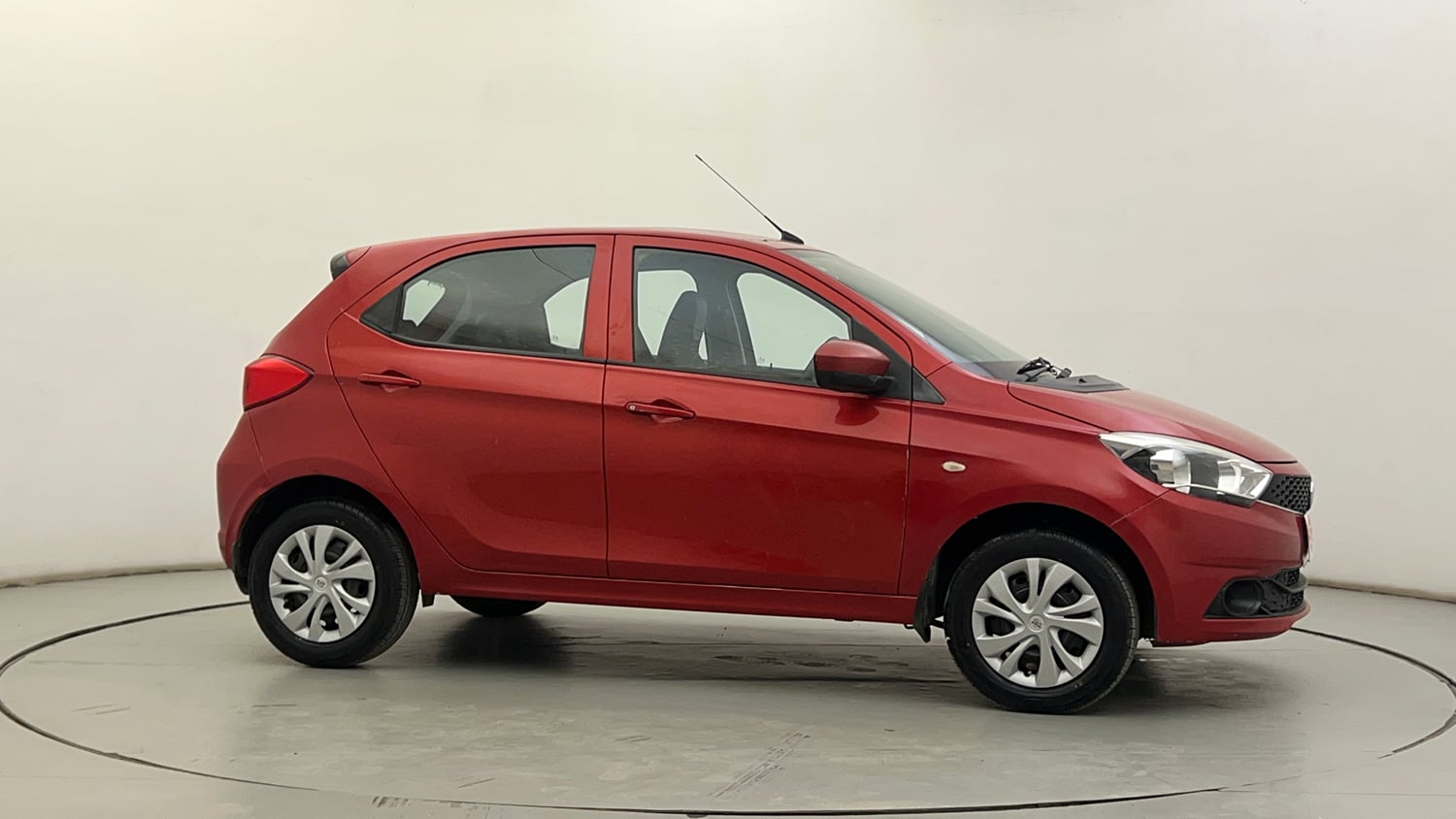 Used 2017 Tata Tiago Revotron XTA Petrol Automatic exterior RIGHT SIDE VIEW