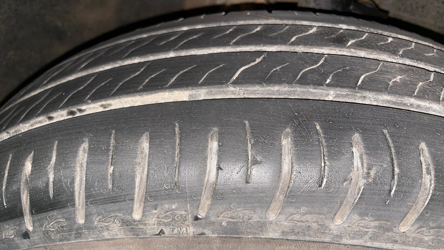 Used 2025 Tata Punch Pure MT Petrol Manual tyres RIGHT FRONT TYRE TREAD VIEW