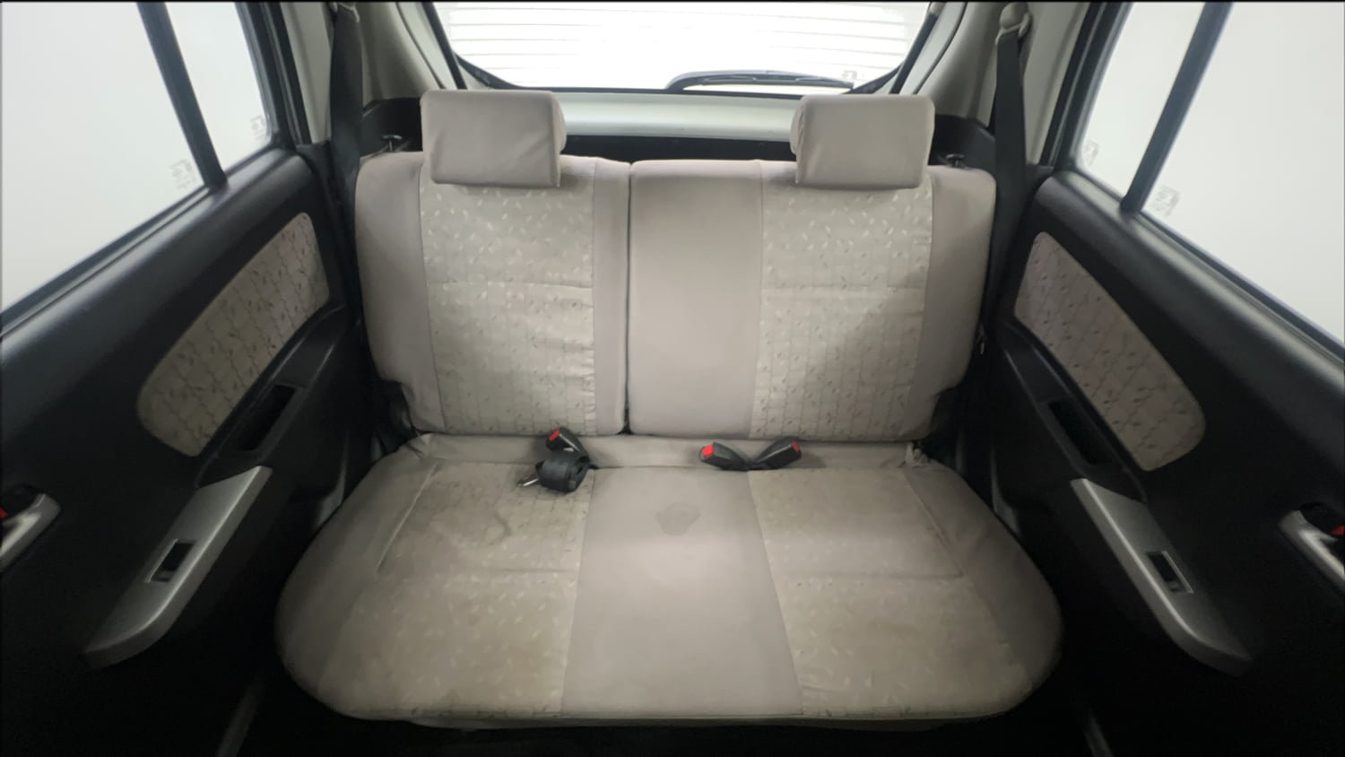 Used 2014 Maruti Suzuki Wagon R VXI Petrol Manual interior REAR SEAT CONDITION VIEW