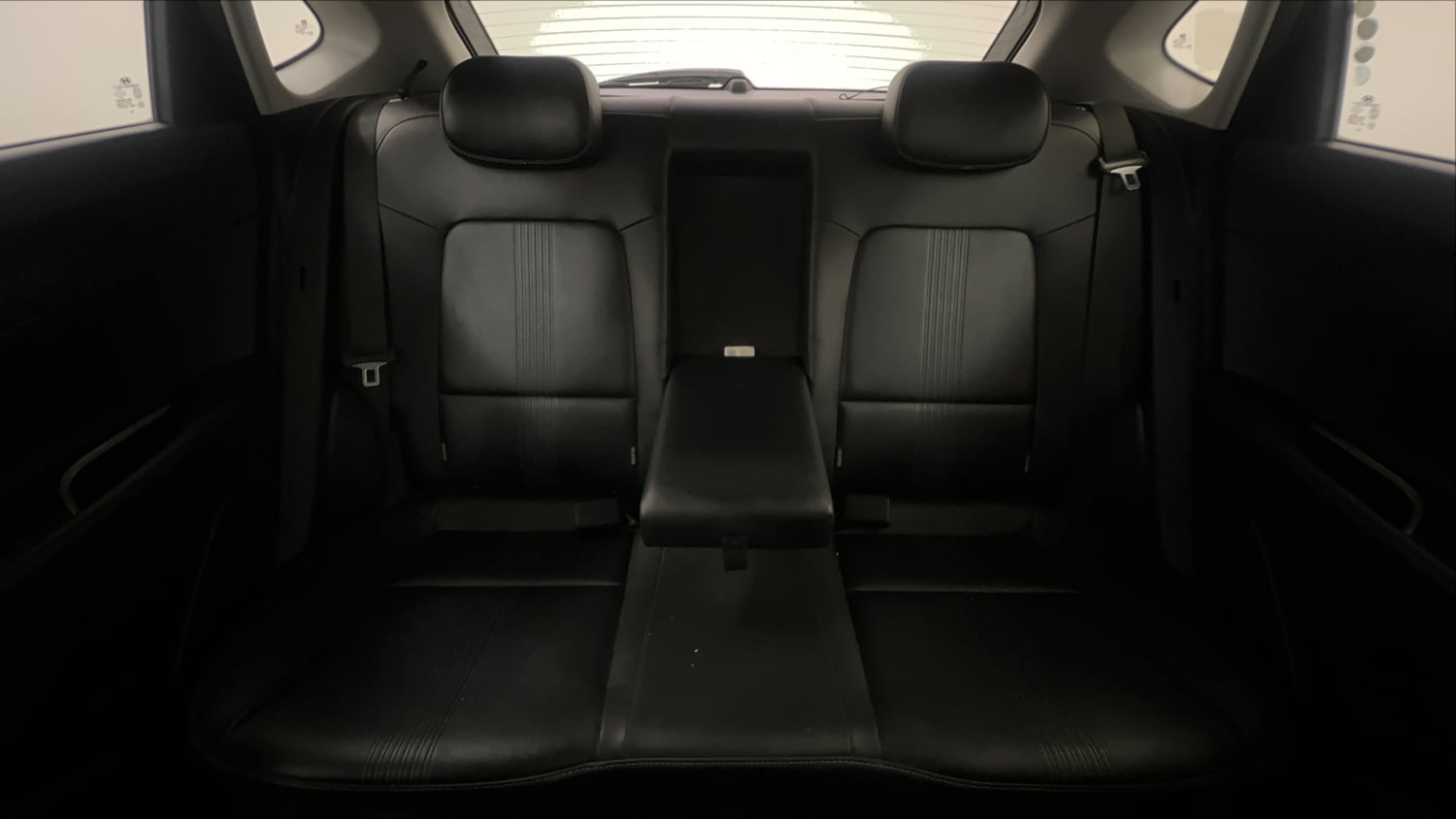 Used 2022 Hyundai New i20 Asta (O) 1.0 Turbo DCT Petrol Automatic interior REAR SEAT CONDITION VIEW
