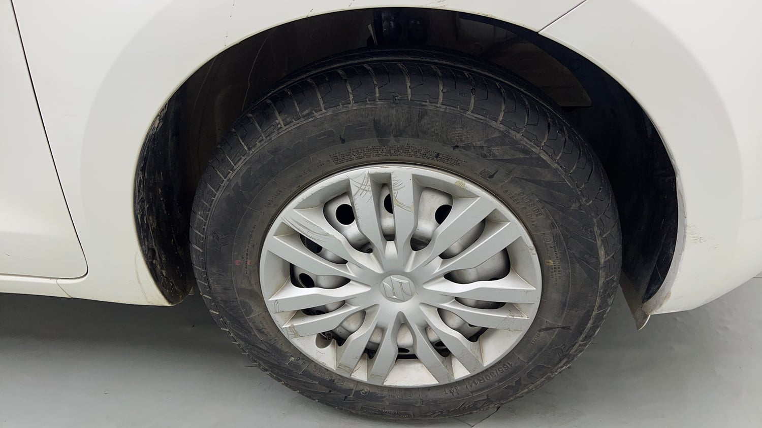 Used 2022 Maruti Suzuki Swift LXi Petrol Manual tyres RIGHT FRONT TYRE RIM VIEW